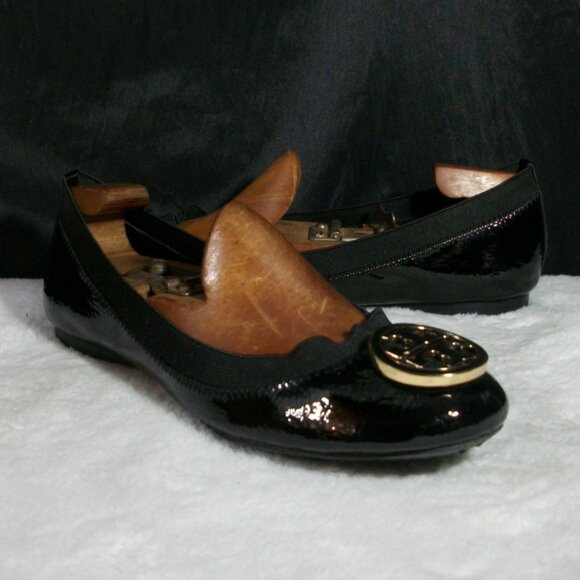 TORY BURCH CAROLINE BLACK PATENT LEATHER FASHION BALLET FLATS 7M FREE SHIP - Picture 1 of 9